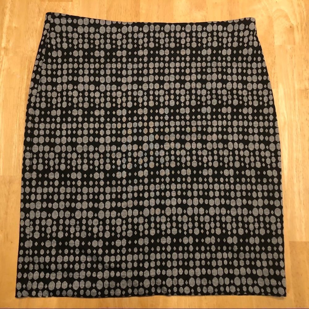 🍒 Women’s Loft skirt size 4